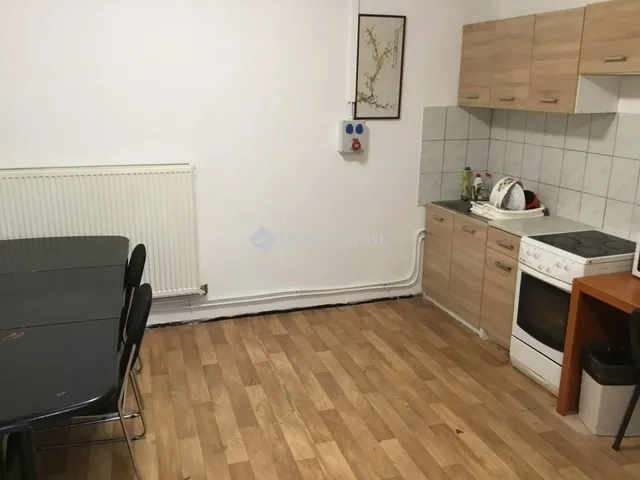 Eladó kereskedelmi és ipari ingatlan Budapest IV. kerület, Újpest 840 nm