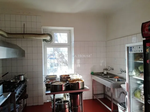 Eladó kereskedelmi és ipari ingatlan Budapest IV. kerület, Újpest 110 nm