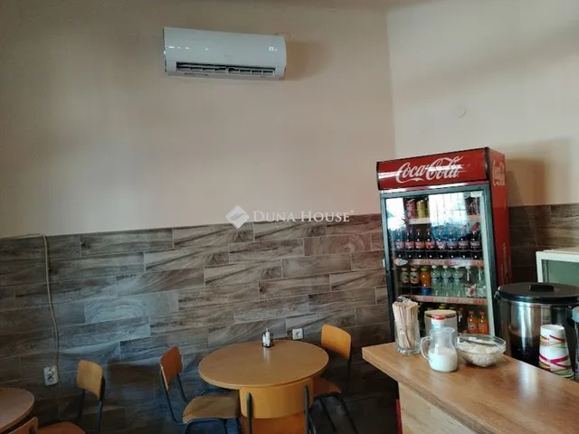 Eladó kereskedelmi és ipari ingatlan Budapest IV. kerület, Újpest 110 nm