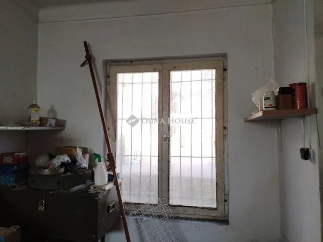 Eladó kereskedelmi és ipari ingatlan Budapest IV. kerület, Újpest 110 nm