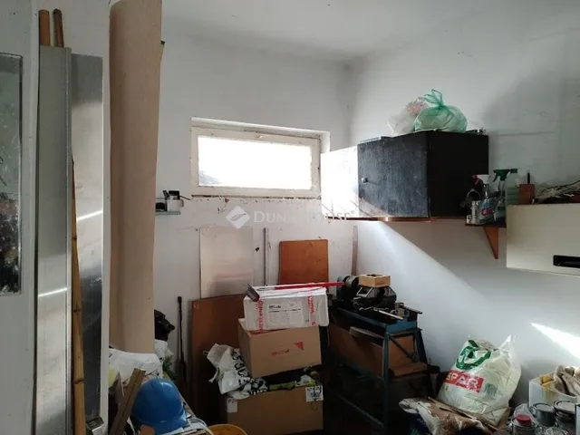 Eladó kereskedelmi és ipari ingatlan Budapest IV. kerület, Újpest 110 nm
