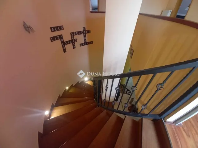 Eladó ház Vecsés 265 nm