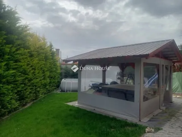 Eladó ház Vecsés 265 nm