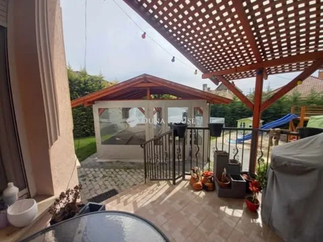 Eladó ház Vecsés 265 nm