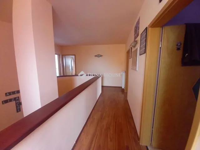 Eladó ház Vecsés 265 nm