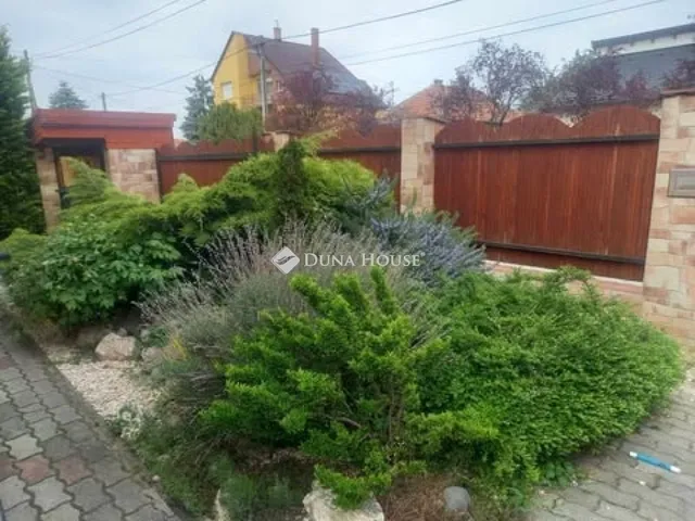 Eladó ház Vecsés 265 nm