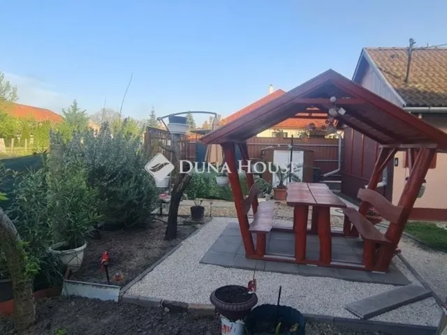 Eladó ház Monor 178 nm