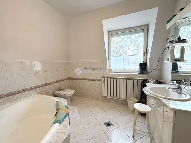 Eladó ház Budapest III. kerület 180 nm