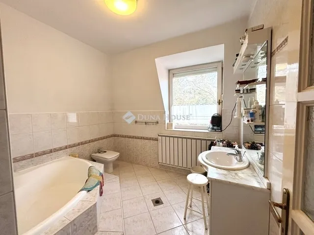 Eladó ház Budapest III. kerület 180 nm