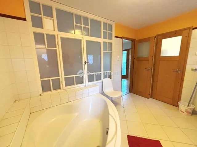 Eladó ház Budapest III. kerület 180 nm