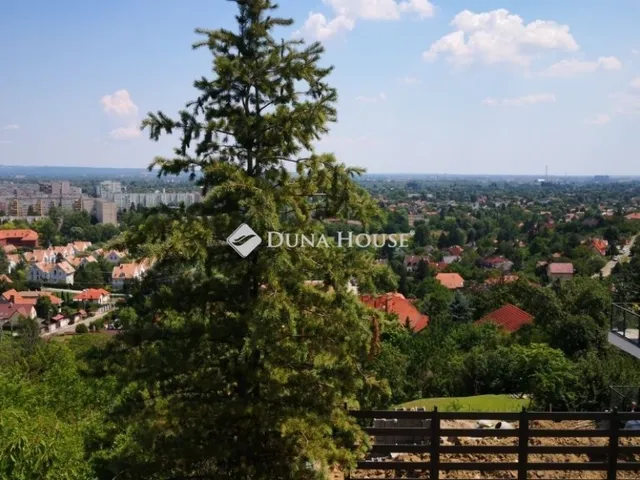 Eladó telek Budapest III. kerület 932 nm