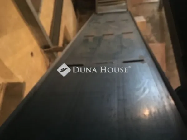 Eladó kereskedelmi és ipari ingatlan Budapest XIV. kerület 2000 nm