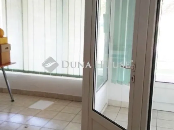 Eladó kereskedelmi és ipari ingatlan Budapest XIV. kerület 273 nm