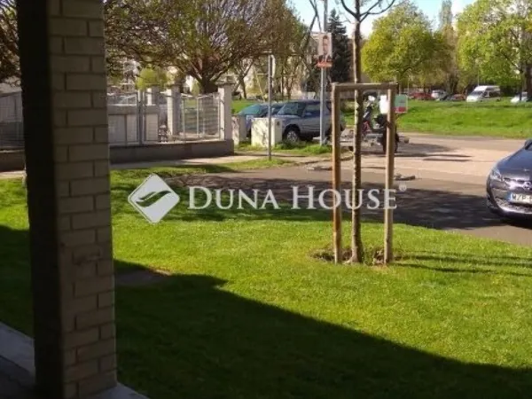 Eladó kereskedelmi és ipari ingatlan Budapest XIV. kerület 273 nm