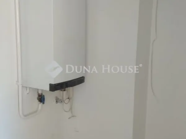 Eladó kereskedelmi és ipari ingatlan Budapest XIV. kerület 273 nm