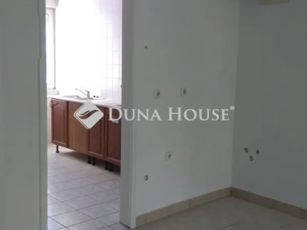 Eladó kereskedelmi és ipari ingatlan Budapest XIV. kerület 273 nm