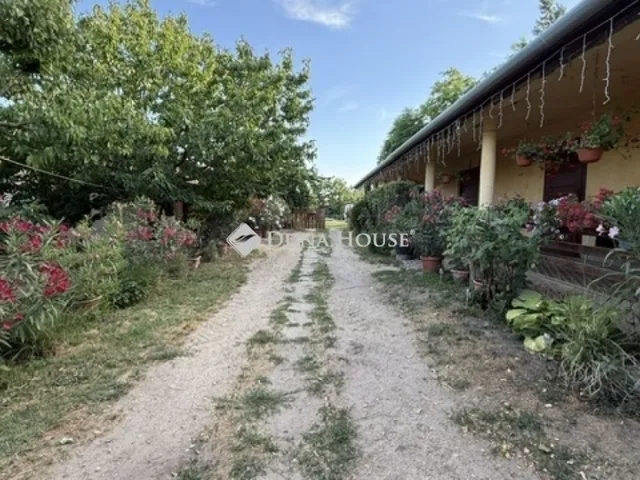 Eladó ház Vecsés 72 nm