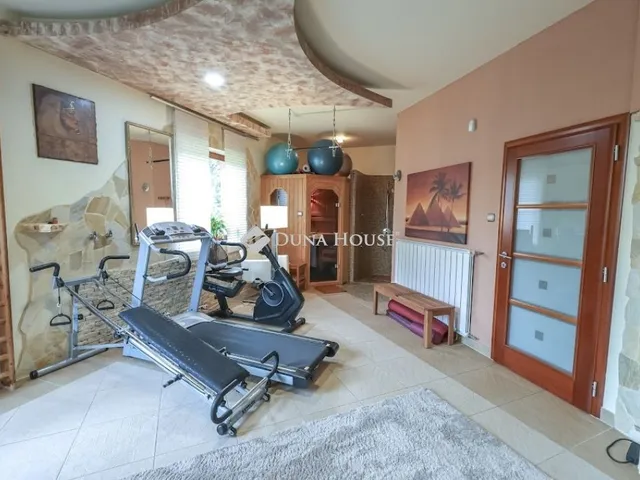 Kiadó ház Budapest XVIII. kerület 336 nm