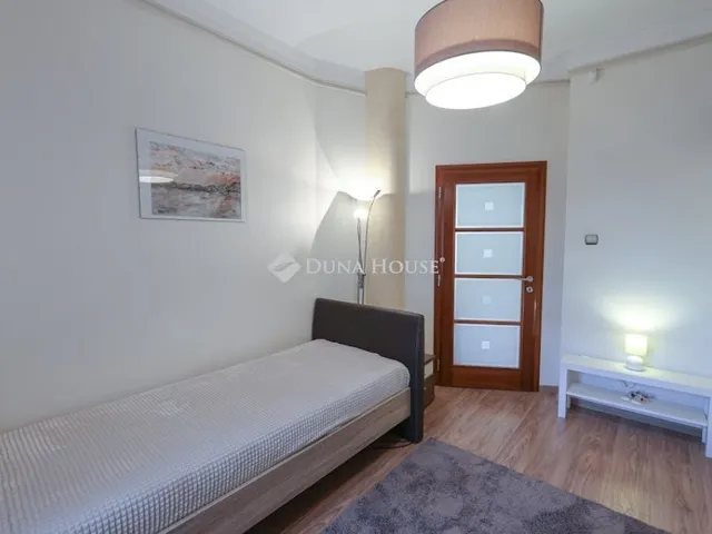 Kiadó ház Budapest XVIII. kerület 336 nm