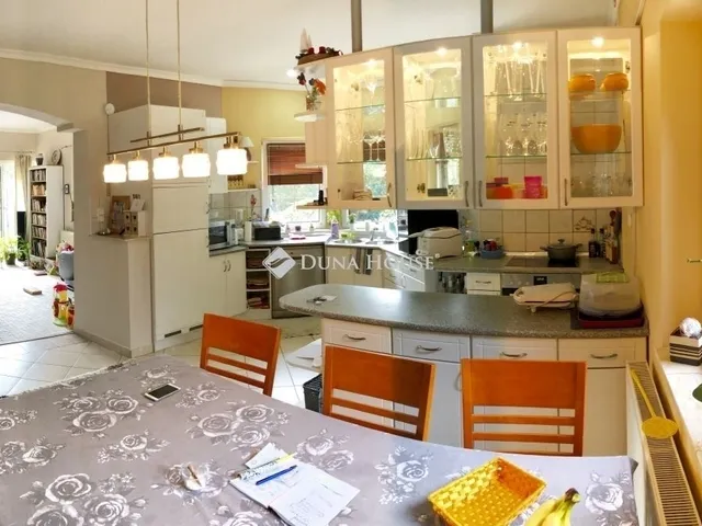 Eladó ház Érd 240 nm