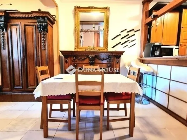 Eladó ház Budapest III. kerület, Csillaghegy 220 nm