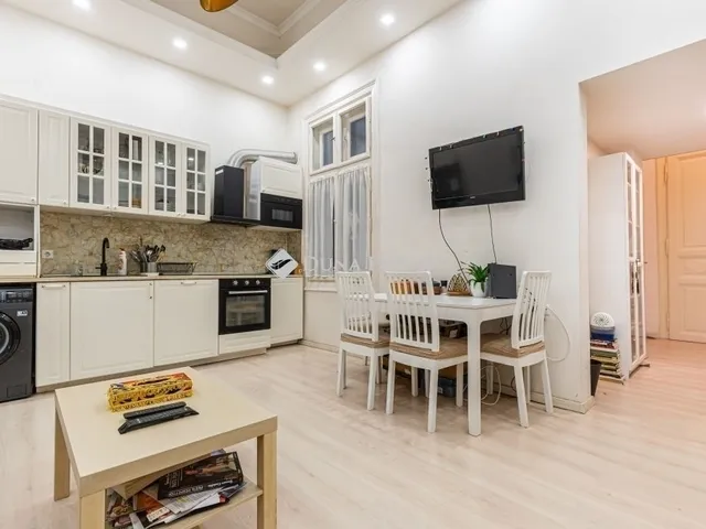 Eladó lakás Budapest VIII. kerület 77 nm