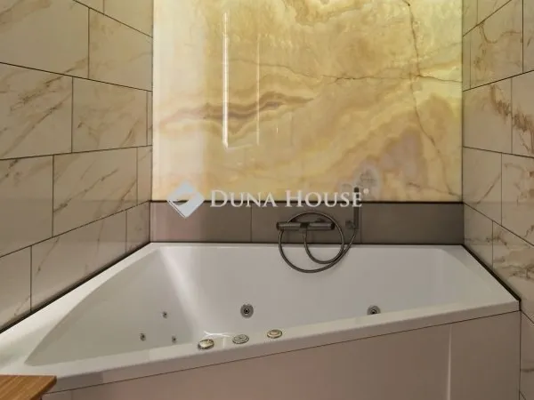 Eladó lakás Budapest V. kerület 105 nm