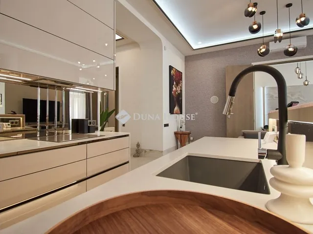 Eladó lakás Budapest V. kerület 105 nm