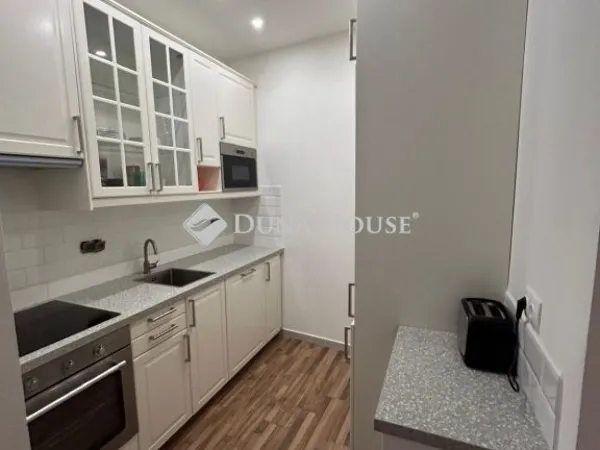 Eladó lakás Budapest V. kerület 100 nm