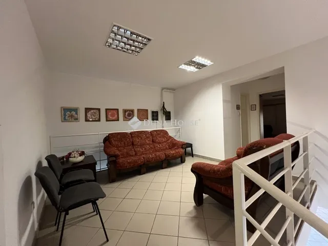 Eladó lakás Budapest IV. kerület, Újpest 332 nm