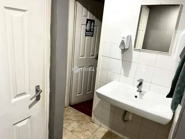 Eladó kereskedelmi és ipari ingatlan Budapest XIV. kerület 115 nm