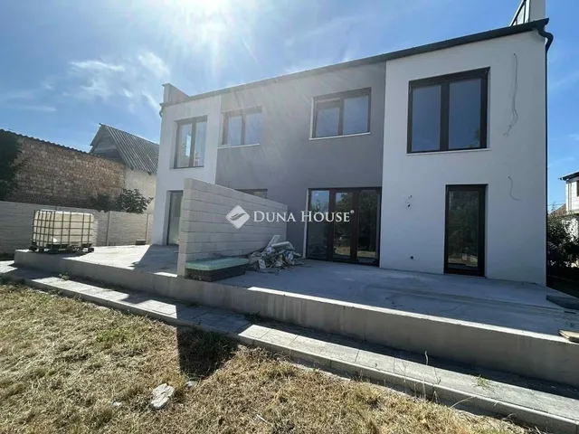 Eladó ház Budapest XVIII. kerület 186 nm