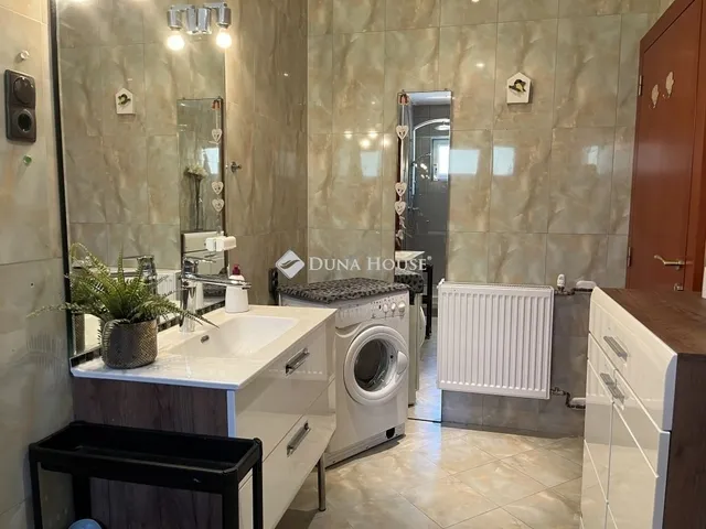 Eladó ház Budapest XXI. kerület 320 nm