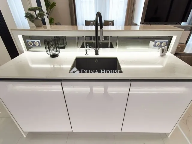 Eladó lakás Budapest V. kerület 121 nm