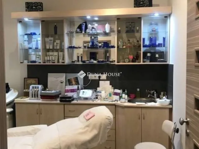 Eladó kereskedelmi és ipari ingatlan Budapest V. kerület, Lipótváros 110 nm