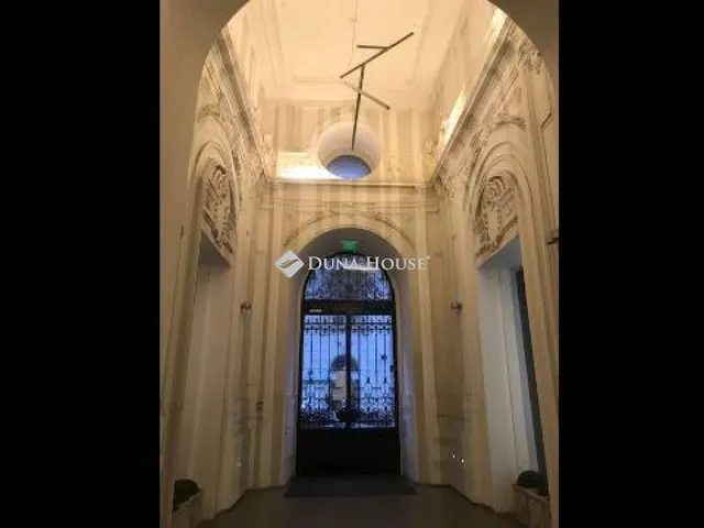 Eladó kereskedelmi és ipari ingatlan Budapest V. kerület, Lipótváros 110 nm