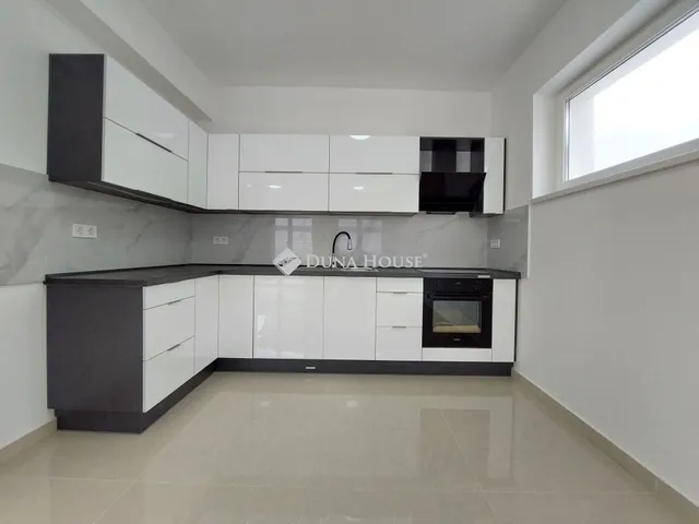 Eladó ház Budapest XVIII. kerület 98 nm