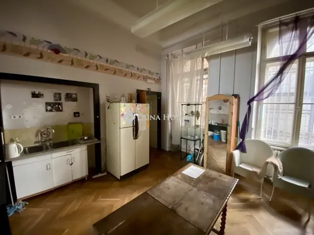 Eladó lakás Budapest VI. kerület 184 nm