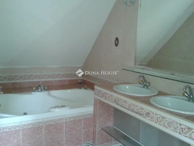 Eladó lakás Budapest II. kerület 66 nm