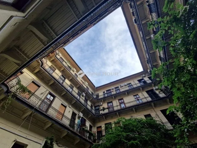 Eladó lakás Budapest VI. kerület 42 nm