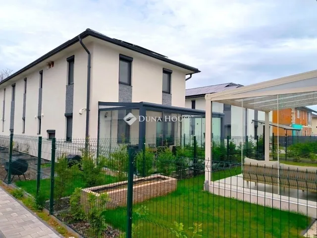 Eladó lakás Budapest XVII. kerület, Rákoscsaba-Újtelep 120 nm