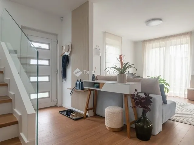 Eladó lakás Budapest XVII. kerület, Rákoscsaba-Újtelep 120 nm