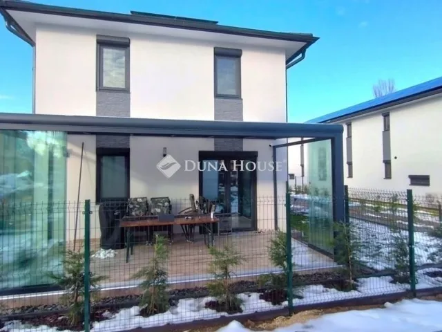 Eladó lakás Budapest XVII. kerület, Rákoscsaba-Újtelep 120 nm