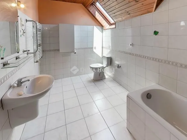 Eladó ház Budapest XVII. kerület 317 nm