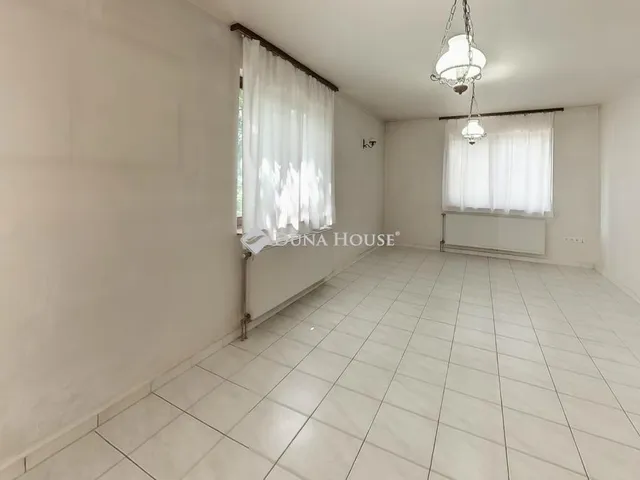 Eladó ház Budapest XVII. kerület 317 nm