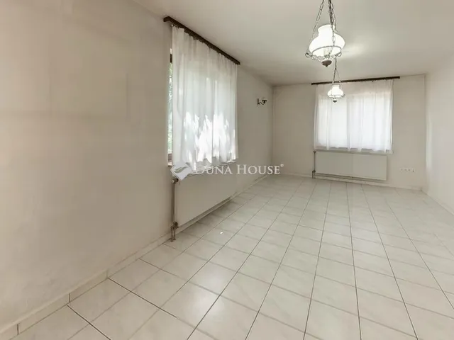 Eladó ház Budapest XVII. kerület 317 nm