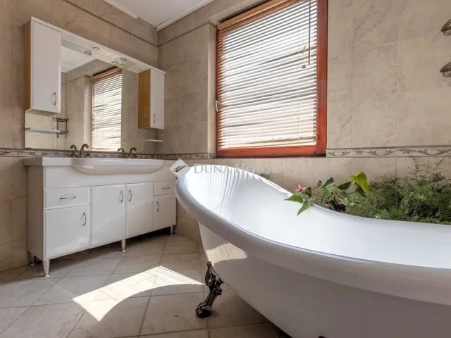 Eladó ház Budapest XX. kerület 198 nm