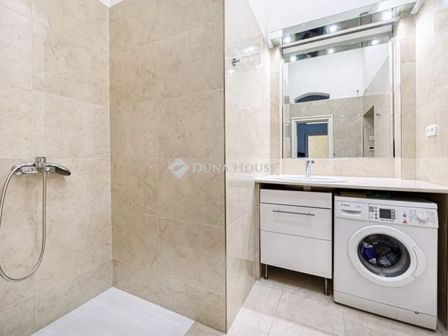 Eladó lakás Budapest VI. kerület 85 nm