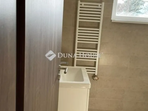 Eladó ház Budapest XVI. kerület 157 nm