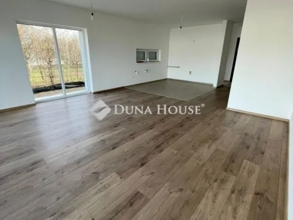 Eladó ház Budapest XVI. kerület 157 nm